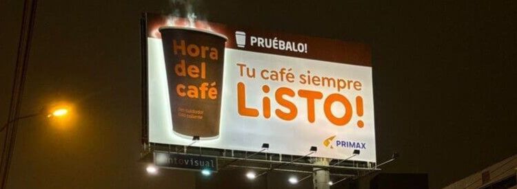 Tiendas LiSTO! sorprende con campaña disruptiva de café peruano utilizando panel que emite vapor real