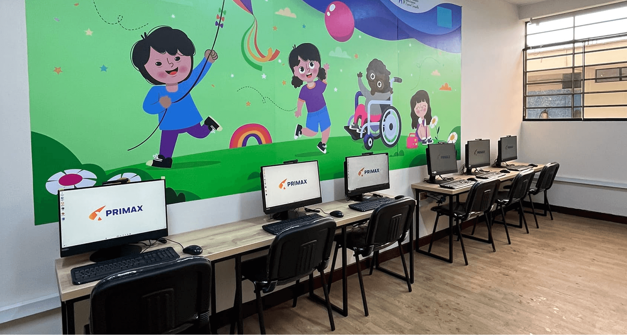 Primax impulsa la inclusión digital con la entrega de un nuevo laboratorio de cómputo al Cebe Especial Surquillo